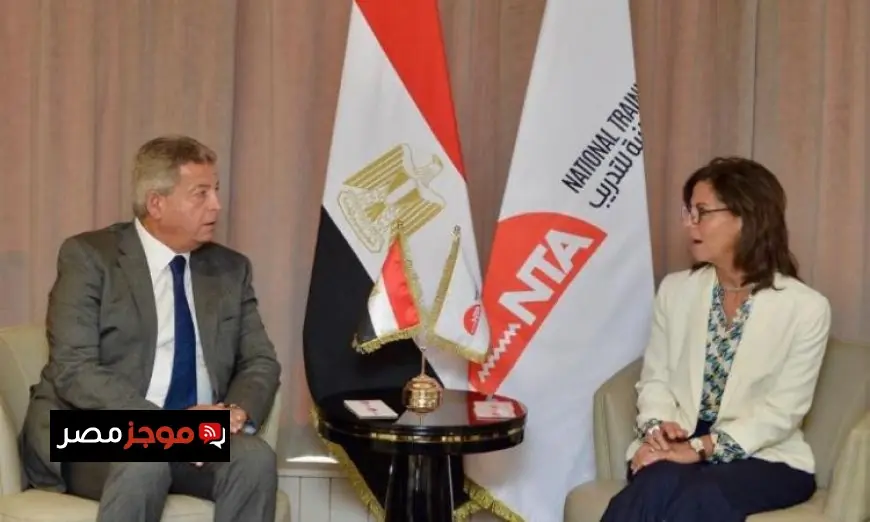 رئيس الهيئة الوطنية للإعلام يجتمع مع المدير التنفيذي ونائبه للأكاديمية الوطنية للتدريب لتعزيز التعاون المشترك