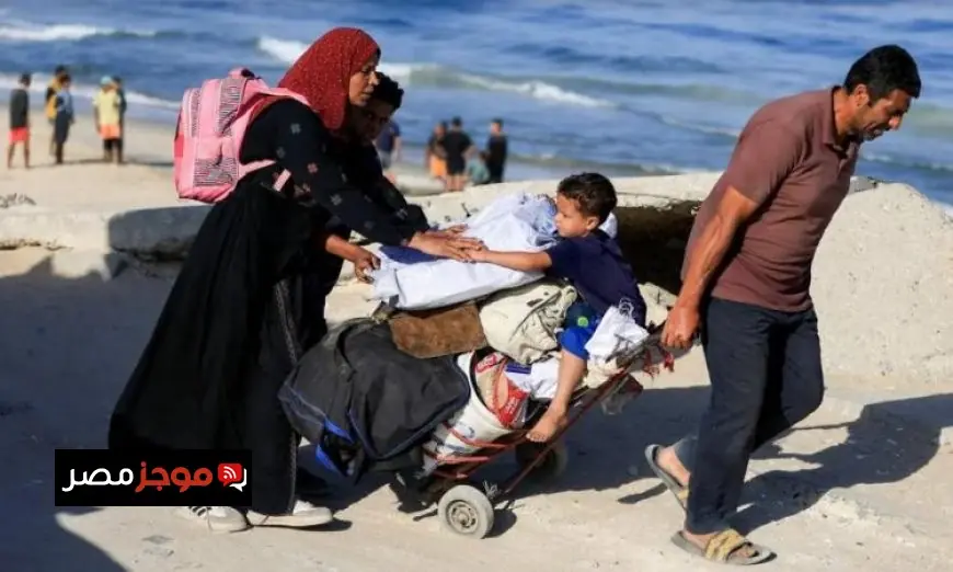 مئات الآلاف يعودون إلى منازلهم في اليوم الثالث من وقف النار في غزة