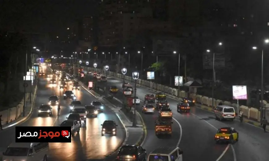 غلق محور 26 يوليو وإجراءات تحويل مروري لرفع كوبرى المشاة بمحطة مونوريل جامعة مصر