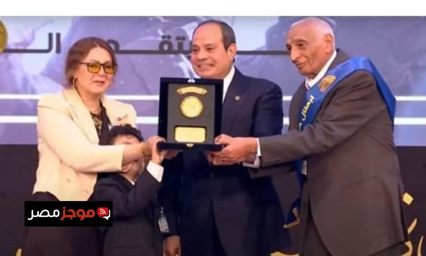 الرئيس السيسي يكرم أبطال حرب أكتوبر في الندوة التثقيفية الـ42 تقديراً لتضحياتهم البطولية