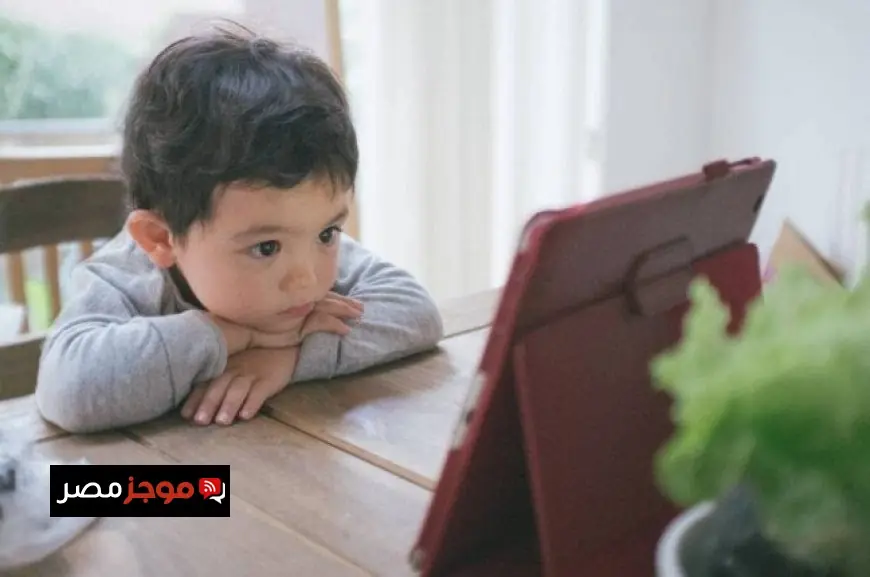 تحذير هام الهواتف الذكية تؤثر سلبًا على صحة الأطفال النفسية والعقلية