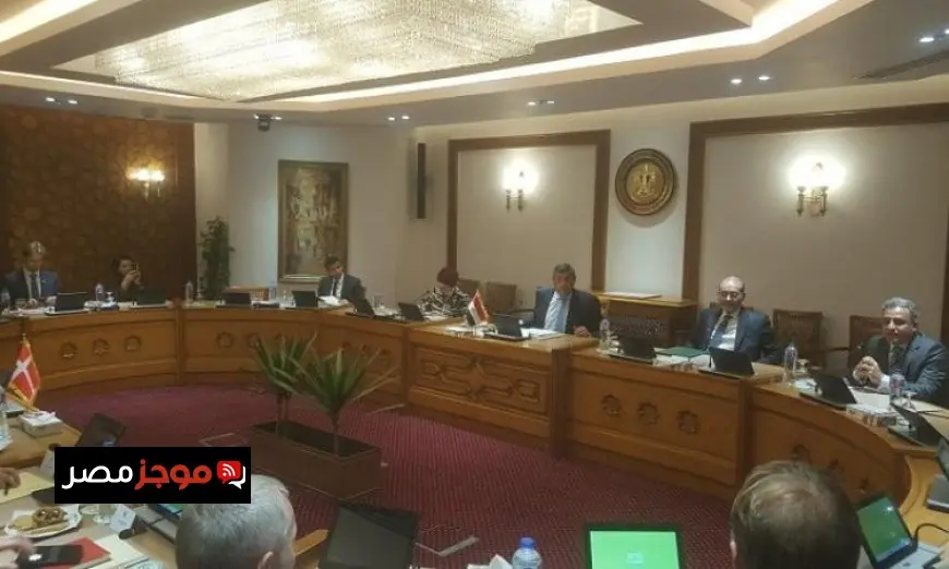 نائب وزير الخارجية يلتقي وفد لجنة العلاقات الخارجية من البرلمان الدنماركي لتعزيز التعاون الثنائي
