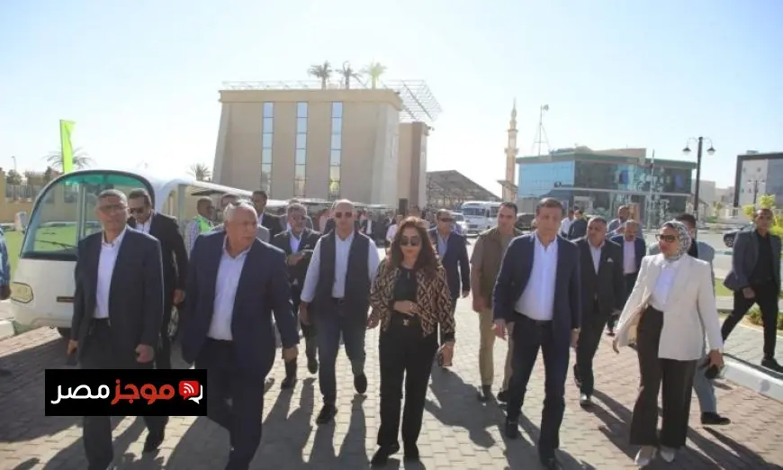 وزيرا التنمية المحلية والزراعة يزوران مجمع المصالح الحكومية في الخارجة لتعزيز الخدمات الحكومية