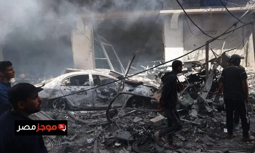 غارة للاحتلال تصيب فلسطينيين خلال استهداف مركبة في قلب قطاع غزة