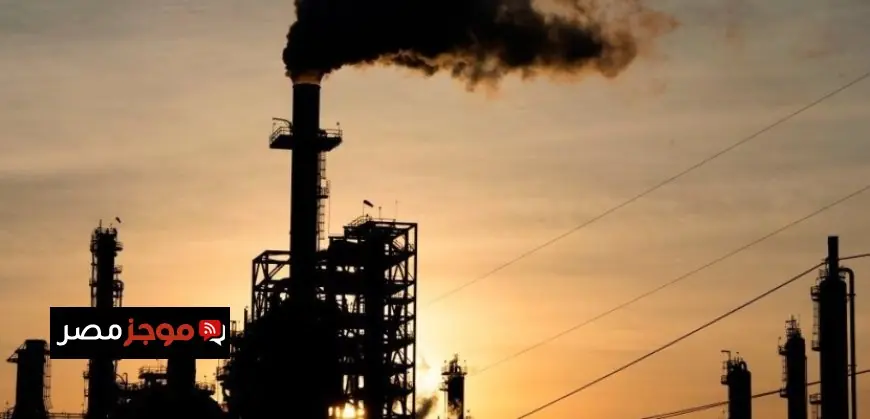 الذهب يسجل رقماً قياسياً جديداً ويتجاوز 4300 دولار بسبب التوترات المتزايدة بين الصين وأمريكا