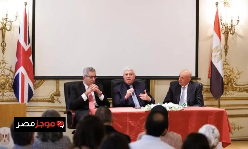 عاشور يحضر مؤتمر Going Global في لندن ويستقبل الطلاب المصريين في إنجلترا