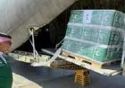 طائرة مساعدات سعودية تصل إلى مطار العريش لتعزز دعم أهالي غزة