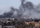 إسرائيل تستهدف خان يونس وتهيمن بحزام ناري على شرق غزة