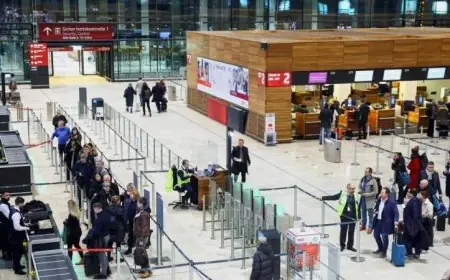 تعليق حركة الطيران في مطار برلين إثر رصد طائرات مسيرة في الأجواء