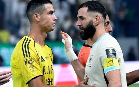 بنزيما وعوار يقودان الاتحاد للصدارة 2-1 أمام النصر في الشوط الأول