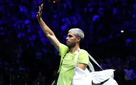 ألكاراز يتعثر ويخرج مبكراً من بطولة باريس ماسترز للتنس رغم الآمال الكبيرة