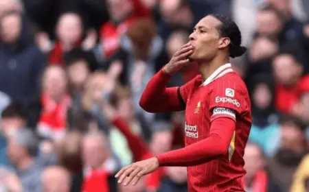 فان دايك يؤكد اجتماع لاعبي ليفربول لم يكن متعلقًا بأزمة الفريق