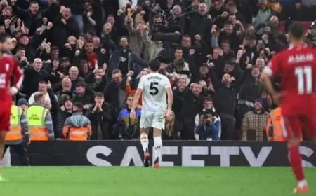 مانشستر يونايتد يستهزئ بليفربول بعد أزمة صورة محمد صلاح وماجواير يثير الجدل مجددًا