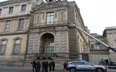 متحف اللوفر يتوقف عن استقبال الزوار بعد يوم واحد من حادثة سرقة القرن