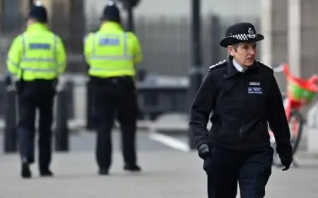 حادث طعن مروع في قطار بريطاني والشرطة تلقي القبض على شخصين