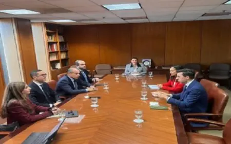 وزير الاستثمار يتباحث مع شركة بوينج العالمية لتعزيز الشراكة في قطاع الطيران والنقل الجوي