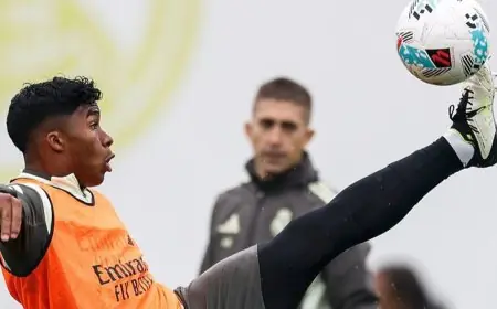 مدرب ليون يعبر عن اهتمامه بضم إندريك نجم ريال مدريد