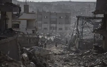الاحتلال الإسرائيلي يستمر في قصف غزة ويخرق اتفاق وقف إطلاق النار من خلال تدمير المنازل