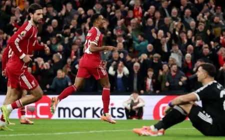 ليفربول يستعيد توازنه بفوز مثير على أستون فيلا ومحمد صلاح يعود لهز الشباك