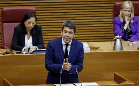 استقالة رئيس إقليم فالنسيا الإسباني إثر الفيضانات المميتة التي ضربت المنطقة العام الماضي