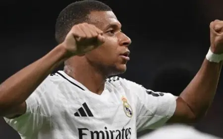 مبابي يتصدر قائمة ريال مدريد لمواجهة برشلونة في قمة الدوري الإسباني