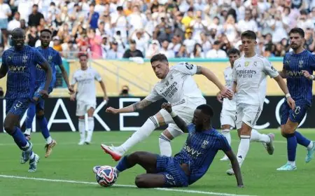 الهلال يفقد ثنائي الدفاع أمام الغرافة بسبب الأنفلونزا