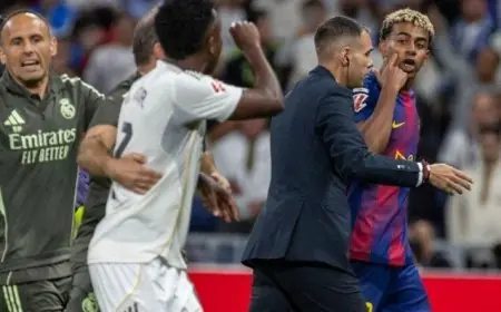 شجار مثير بين لاعبي ريال مدريد وبرشلونة في الكلاسيكو من المدرجات فيديو لا يمكن تفويته