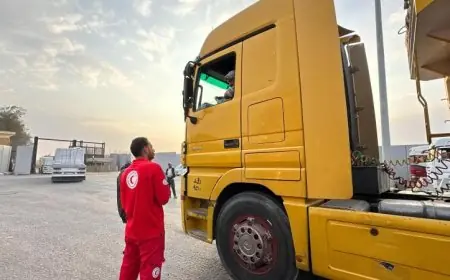 الهلال الأحمر يعلن عن قافلة زاد العزة الـ65 التي تحمل 8 آلاف طن من المساعدات الإنسانية للفلسطينيين