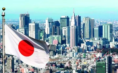 رئيسة وزراء اليابان تؤكد استمرار دعم أوكرانيا خلال أول مكالمة هاتفية مع زيلينسكي