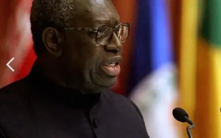 رحيل رئيس سورينام الأسبق رونالد فينيتيان عن عمر يناهز 89 عاماً