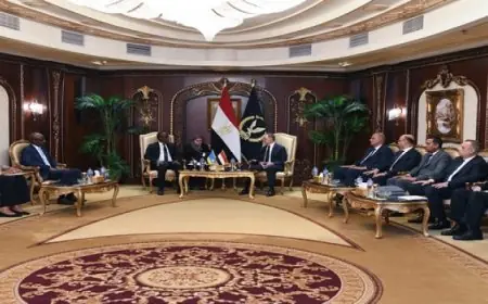 وزير الداخلية يناقش تعزيز التعاون مع نظيره الرواندي