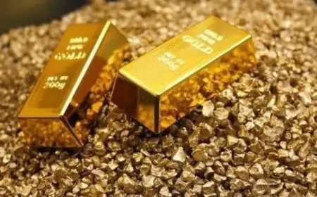 سعر الذهب في الأسواق العالمية يلامس 4000 دولار للأوقية وسط تراجع قيمة الدولار