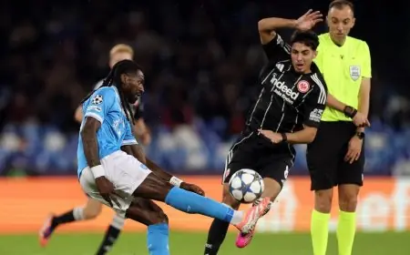 فرانكفورت يحقق تعادلاً سلبياً مثيراً مع نابولي في دوري أبطال أوروبا