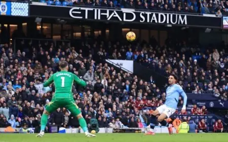 مرموش يثير إعجاب جوارديولا بقدرته على اللعب كمهاجم صريح وأرقامه المبهرة