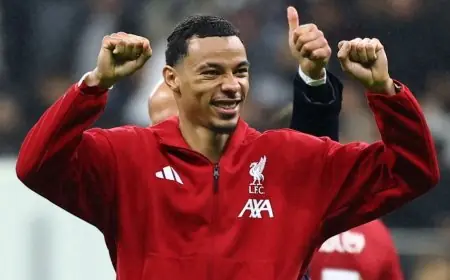 مهاجم ليفربول يحصل على هدية مميزة من نجم ريال مدريد كريم بنزيما