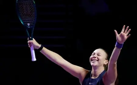 أنيسيموفا تتألق وتتفوق على شفيونتيك في نصف نهائي البطولة الختامية بالرياض