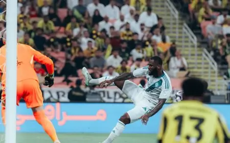 القائم يتألق ويحسم نتيجة الشوط الأول في مباراة الاتحاد والأهلي