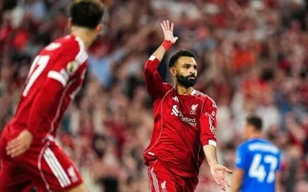 محمد صلاح يحتفل بتحقيق هدفه الـ250 مع ليفربول بفخر