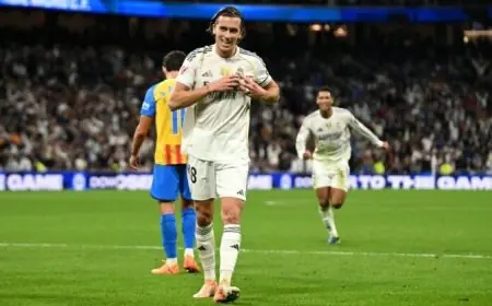 كاريراس يحتفل بتسجيل أول أهدافه مع ريال مدريد في شباك فالنسيا