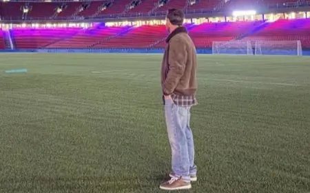 ليونيل ميسي يفاجئ الجميع بظهوره في كامب نو ويشارك رسالة touching للجماهير