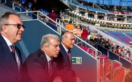 جوان لابورتا يشيد بهانزي فليك كظاهرة ويعبر عن ارتياحه لتقليص الفارق مع ريال مدريد