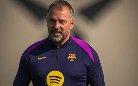 هانزي فليك يرحب بعودة 3 نجوم من إصابتهم في عيادة برشلونة