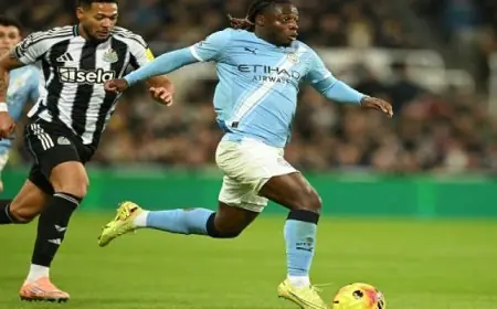 مانشستر سيتي يتعرض لهزيمة مفاجئة أمام نيوكاسل 1-2 مع مشاركة محدودة لمرموش