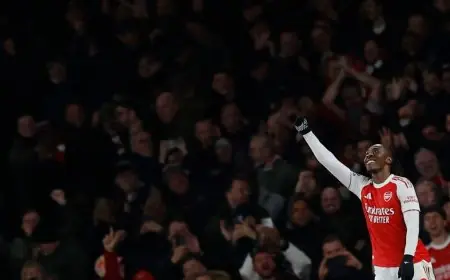 دعابة من هو إيزي تثير أزمة جديدة للمدرب توتنهام