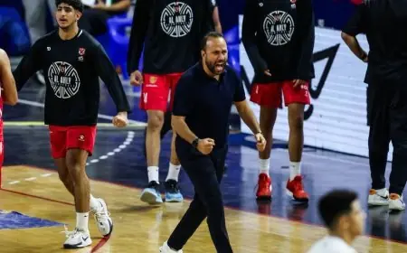 الأهلي يحقق اللقب في غياب الكأس بينما منافسه يغادر لتناول العشاء