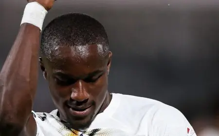 إيقاف لاعبين بارزين من الهلال والأهلي والاتحاد في الدوري السعودي