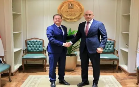 وزير الكهرباء يقوم بجولة تفقدية في الإدارة العامة لشبكات الحلمية بشركة شمال القاهرة لتوزيع الكهرباء