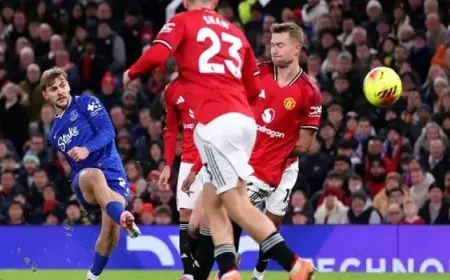 إيفرتون يحقق انتصارًا مثيرًا على مانشستر يونايتد بهدف في الدوري الإنجليزي الممتاز