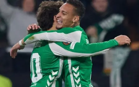 دموع الفرح أنتوني لاعب ريال بيتيس بعد الانتصار على أوتريخت لماذا حدث ذلك؟