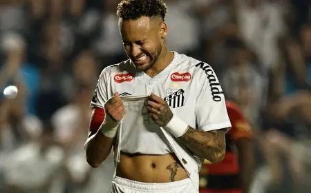 نيمار يؤكد لجماهير سانتوس التزامه بالجهود القصوى للمشاركة في المباراتين الأخيرتين